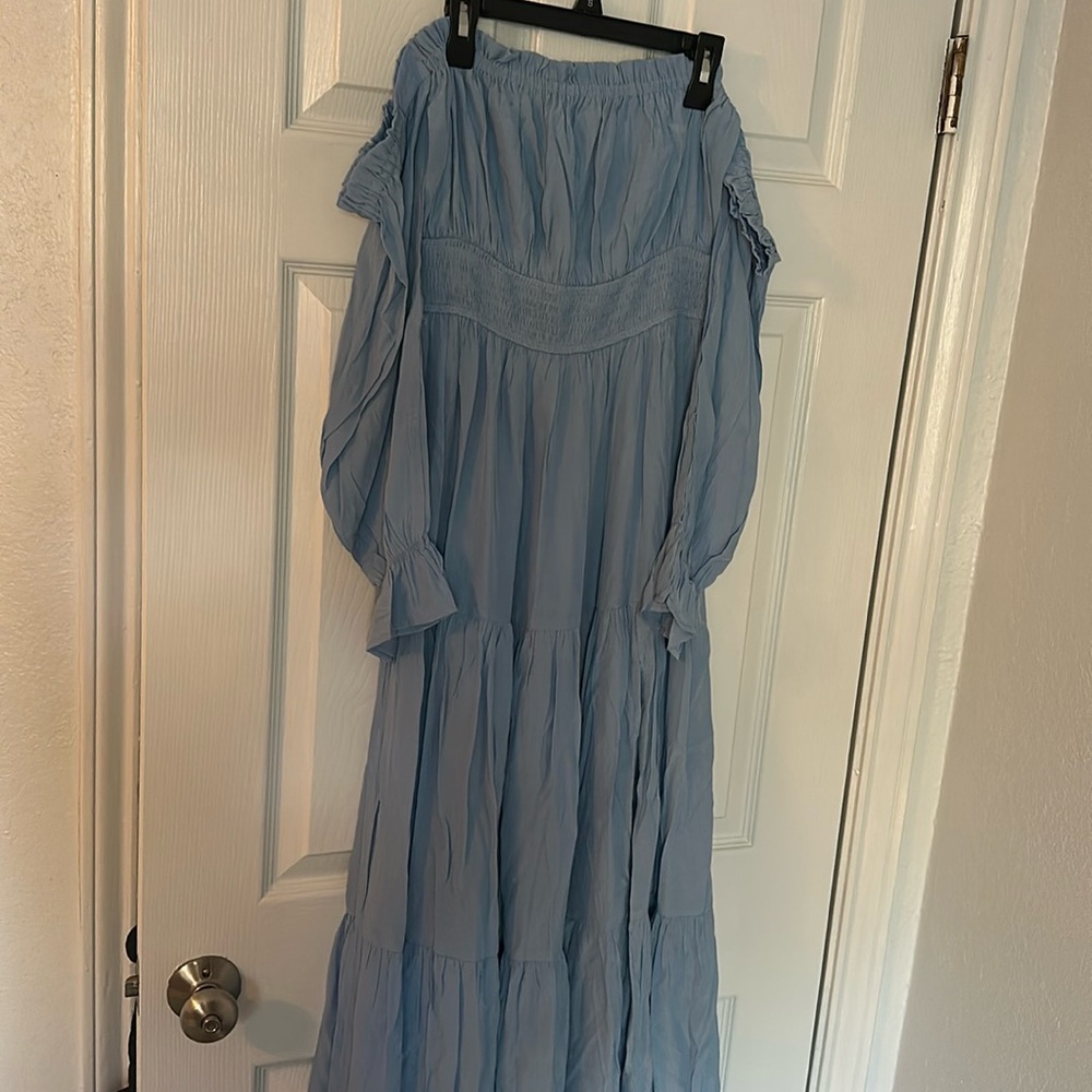 Long sleeve off the shoulder blue flowy maxi dresss